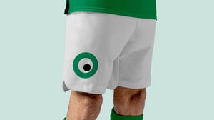Pantaloncini personalizzati con logo dell'Associazione Camaleonti