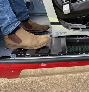 Chiusura della cockpit floor window per passeggeri